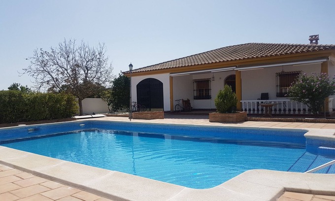 Montemayor Chalet De Esquí | CHALET CON PISCINA MONTEMAYOR