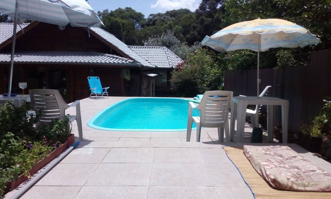Vila Suica Casa | CHALET CON PISCINA EN GRAMADO, AREA CENTRAL 3 CUARTO, LARGA, CALEFACCIÓN.