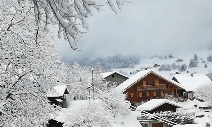 Queige Chalet De Esquí | Chalet de madera cómodo, independiente, tranquilo, con hermosas vistas del Mont Blanc