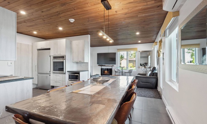 Larouche Chalet De Esquí | Chalets et Gîte au bord au bord du Lac Kénogami