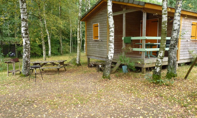 Saint-Agnan Chalet De Esquí | cabinas desierto con estanque de pesca