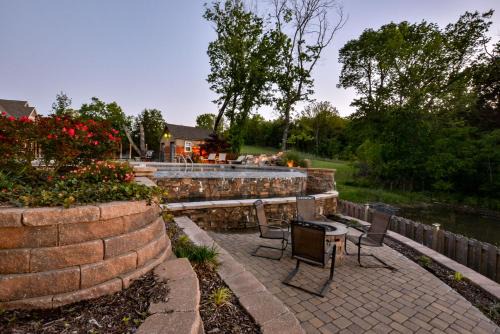 Lampe Casa | Chalets Resort LAKEFRONT Cottage Free Amenities Amazing views Kayaks 2 Pools