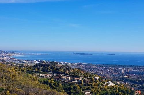 Mandelieu-La-Napoule Apartamento | Chaleureux appartement vue mer