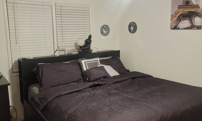 Vallejo Casa | Chalkwall Duplex in Vallejo - 5 minutes from Wine Country and Discovery Kingdom!