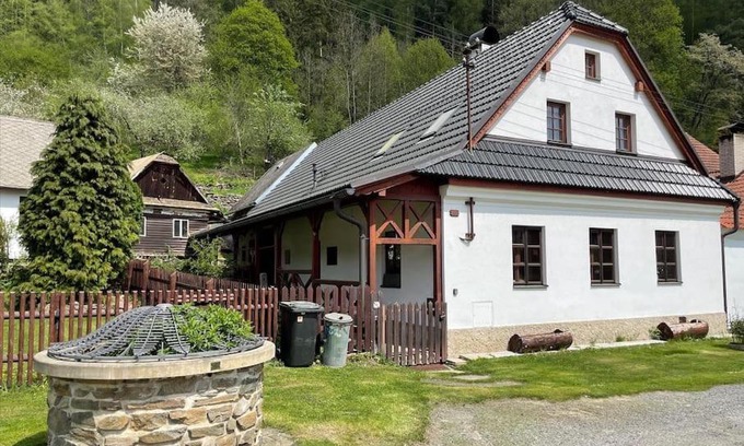 Svojanov Casa | Chaloupka pod hradem