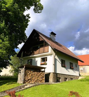 Cicmany Casa | Chalupa Nad Lipou - Čičmany, turistika, sauna, krb