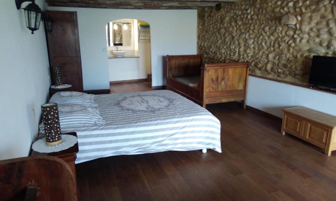 Valensole Casa | Chambre à la ferme au milieu des lavandes