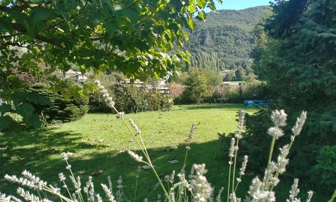 Hostun Apartamento | Chambre Avec Accès Jacuzzi au Pied des Montagnes -enfants & Animaux Bienvenus