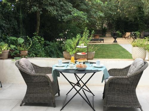 Cadereau Cama Y Desayuno | Chambre côté jardin