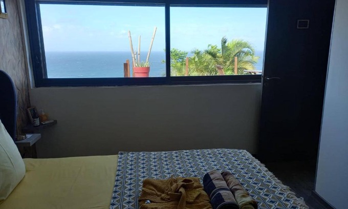 Grand Bois Casa | CHAMBRE CHEZ L HABITANT PISCINE VUE MER SDB et TERRASSE PRIVEE laverie