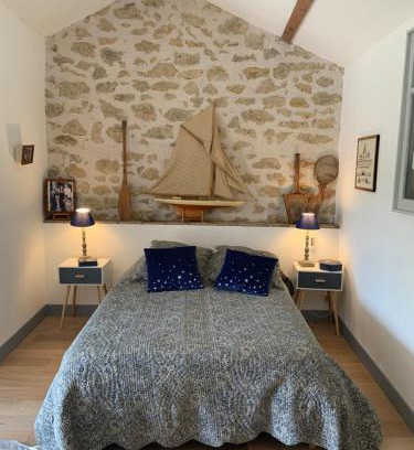 Roquemaure Casa | Chambre chez l'habitant dans MAS provençal avec piscine partagée en saison