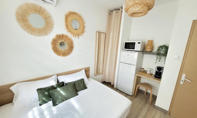 Beaux Arts-Boutonnet Casa | Chambre climatisée lit double dans villa - Proche Centre Tramway