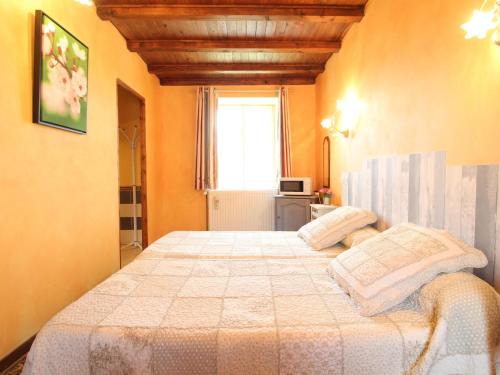 Choye Cama Y Desayuno | Chambre cosy dans maison historique avec parc et accueil chevaux - FR-1-583-256