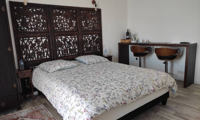 Peret Cama Y Desayuno | Chambre D'hôtes Pour 2 à 4 Pers. Salle de Bain Balnéo. Proche du Lac du Salagou