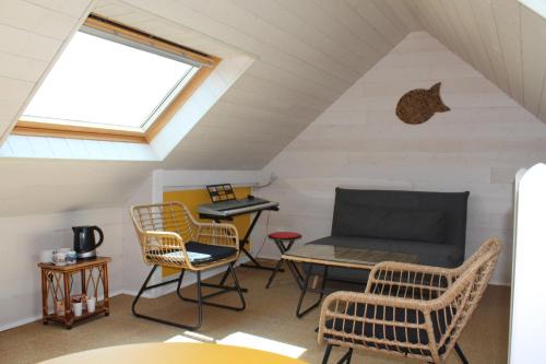 Saint-Vaast-la-Hougue Cama Y Desayuno | Chambre d'hôte, avec espace vue sur mer, à 400 m du port au 2ème et 3ème étage d'une maison typique de Saint Vaast La Hougue