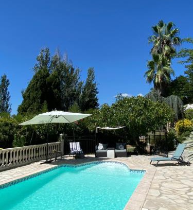 Le Plan-de-Grasse Casa | Chambre de charme climatisée, avec piscine