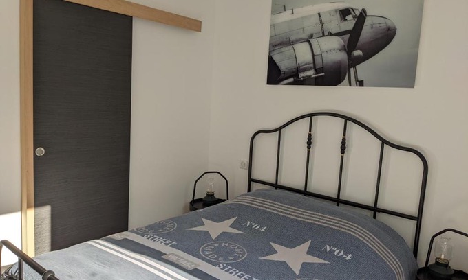 Liergues Casa | Chambre double indépendante AVIATEUR au sein du domaine PASSELOUP