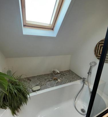 Santes Casa | Chambre et salle de bain privée