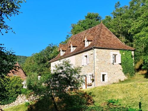 Tour-de-Faure Cama Y Desayuno | Chambre et suite chez l'habitant Le champ des lucioles