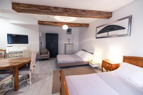 Centre Historique Apartamento | Chambre Familiale du Couvent