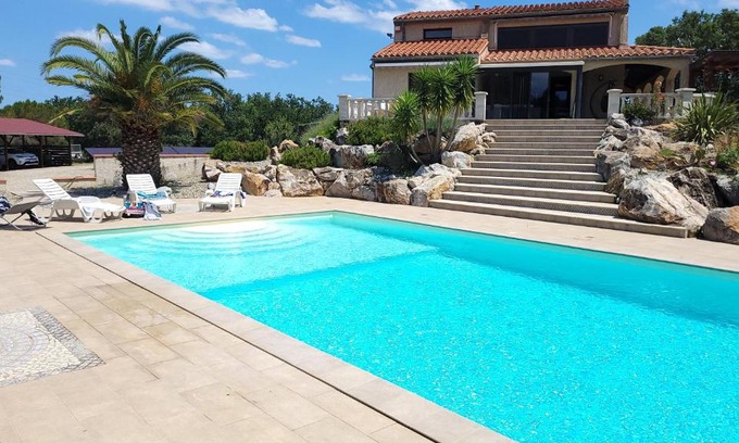 Saint-Genis Casa | Chambre d'hôte à la villa René