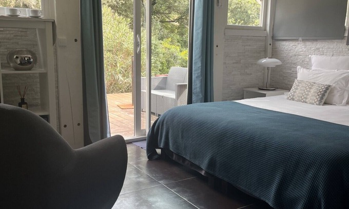 Puechabon Cama Y Desayuno | Chambre "La Liquière" en Chambres D'hôtes, Piscine, Proche St Guilhem le Désert