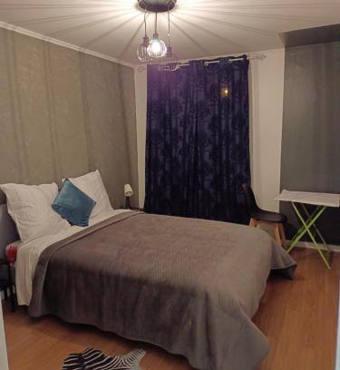 Stains Casa | Chambre Moon Ray proche Paris
