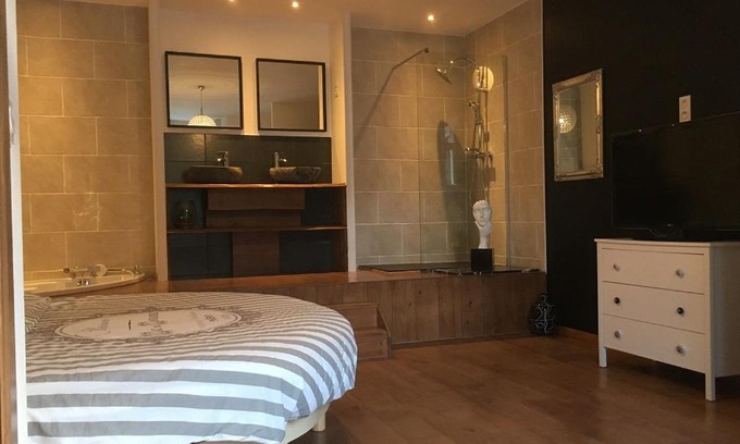 Conliege Casa | Chambre paisible avec vue sur la montagne