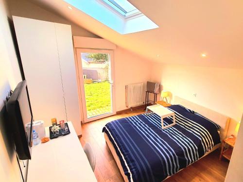 Evreux Casa | Chambre paisible chez l'habitant en rez de chaussée avec salle d'eau 10 min gare et centre ville