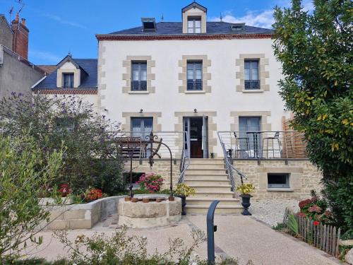 Briare Cama Y Desayuno | Chambre PMR tout confort avec terrasse en bord de canal, animaux acceptés, proche centre-ville de Briare - FR-1-590-368