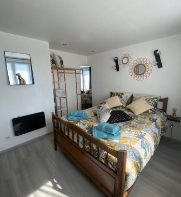 Ecques Casa | Chambre safari individuelle avec partie commune A 6min de l A26 et 15 min de stOmer, lumbres et aire sur la lys