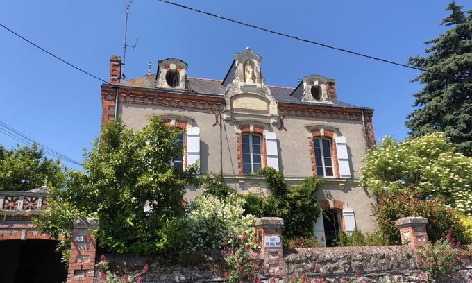 Chanzeaux Cama Y Desayuno | Chambres d'Hôtes - Ancienne Ecole St Joseph