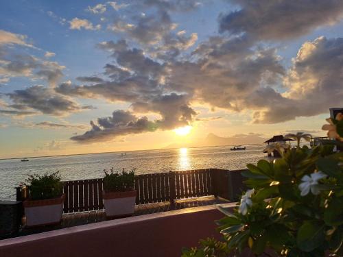 Punaauia Casa | Chambres d'hôtes - Côté mer - Tahiti Sunset Home