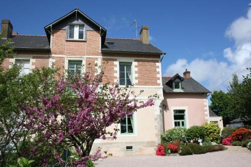 Pipriac Cama Y Desayuno | Chambres d'Hôtes du Chalet de Caharet