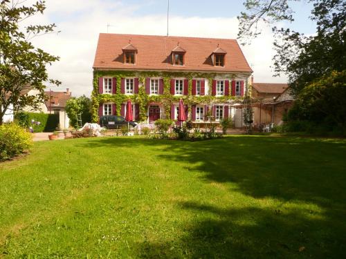 Le Breuil Cama Y Desayuno | Chambres d'hôtes et Roulotte Au Bonheur Du Parc