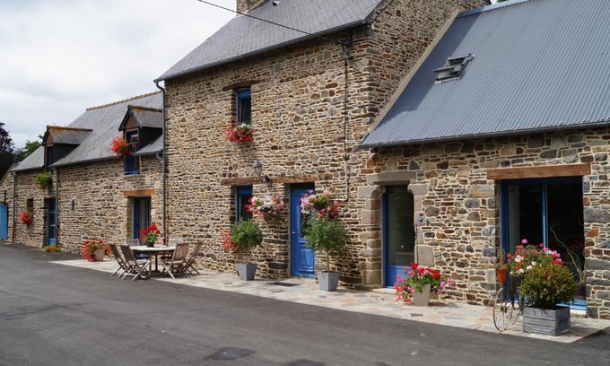Dol-de-Bretagne Cama Y Desayuno | Chambres d'Hôtes La Loubatais