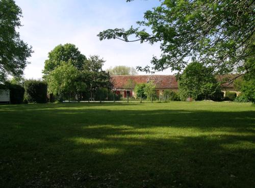 Lembras Cama Y Desayuno | Chambres d'hôtes Ptits Déj inclus - Salle d'eau tout à vous - Parking Privé Gratuit - Centre ville Bergerac 5km - Domaine de Bellevue Cottage en Périgord