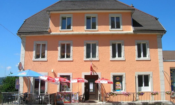 Les Brenets Casa | Chambres d'Hotes Le Passiflore