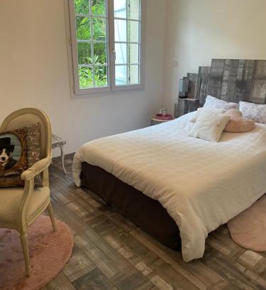 Saint-Mars-la-Briere Cama Y Desayuno | Chambres dans maison avec piscine toboggan aquatique et spa