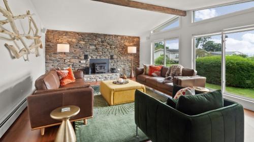 Malletts Bay Casa | Champ's Landing home