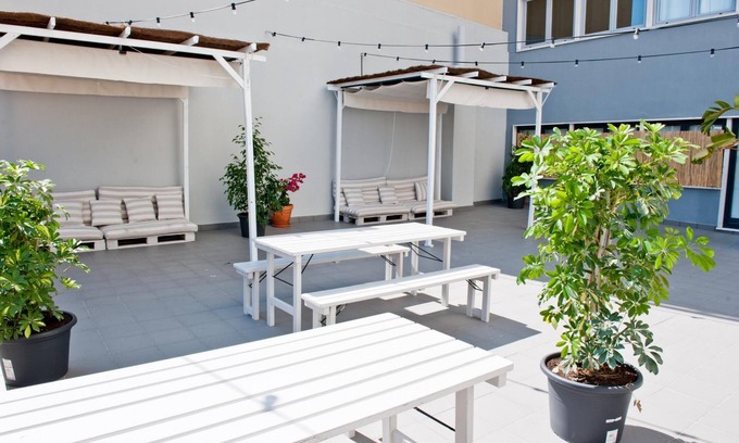 Santo Antonio Apartamento | Champagne Vibes in Lisbon - By Misha s Place 5c
