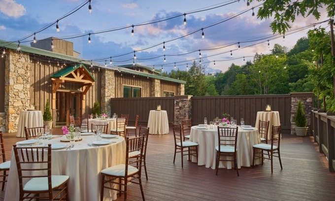 Seven Springs Apartamento | Champion Hotel | King Tower Room + Tower Side