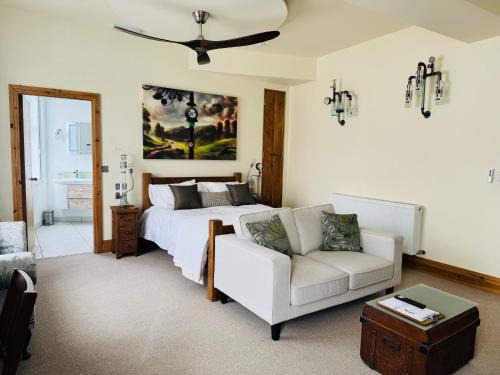 Chesterfield Hotel | Chandlers Bar and Rooms