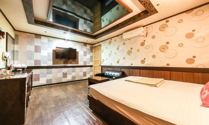 Jinhae Hotel | Changwon Jinhae Yongwon Mu