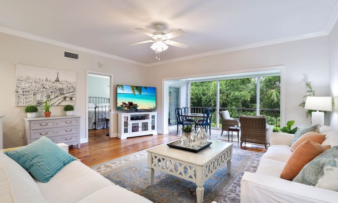 Pelican Bay Casa | Chanteclair Maisonet in Pelican Bay