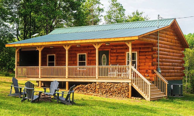 Piper Gap Cabina | Chantilly Ridge. Hot Tub, Wifi, Near Blue Ridge Parkway