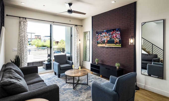 Arts District Casa | Chaparral - 2 Units - Jacuzzi - Heart of Old Town