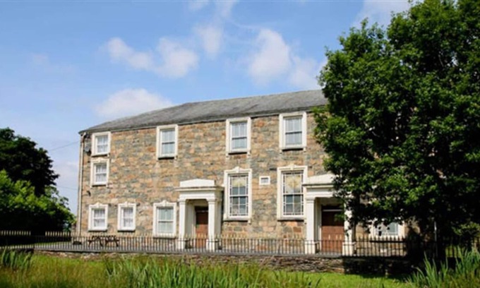 Ffestiniog Casa | Chapel House in Blaenau Ffestiniog
