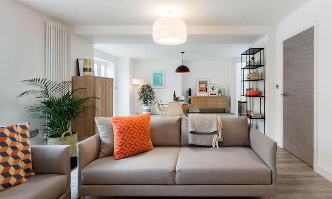 Margate Apartamento | Chapel View - Huge Apartment near the Beach with Gated Parking