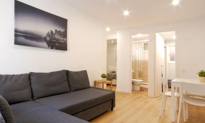 Collblanc y La Torrassa Apartamento | Encantador apartamento cerca de Barcelona